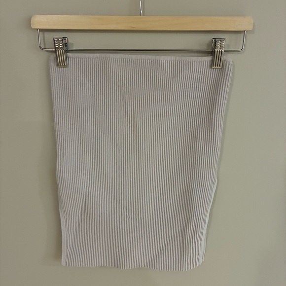 Aritzia Babaton Sculpt Knit Savvy Tube Top NWT - Picture 3 of 5